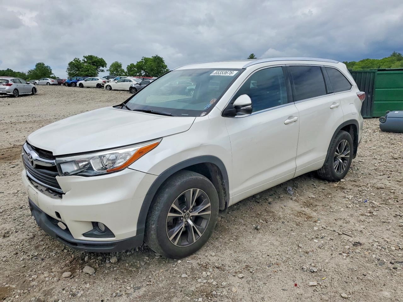 Salvage Toyota Highlander Image