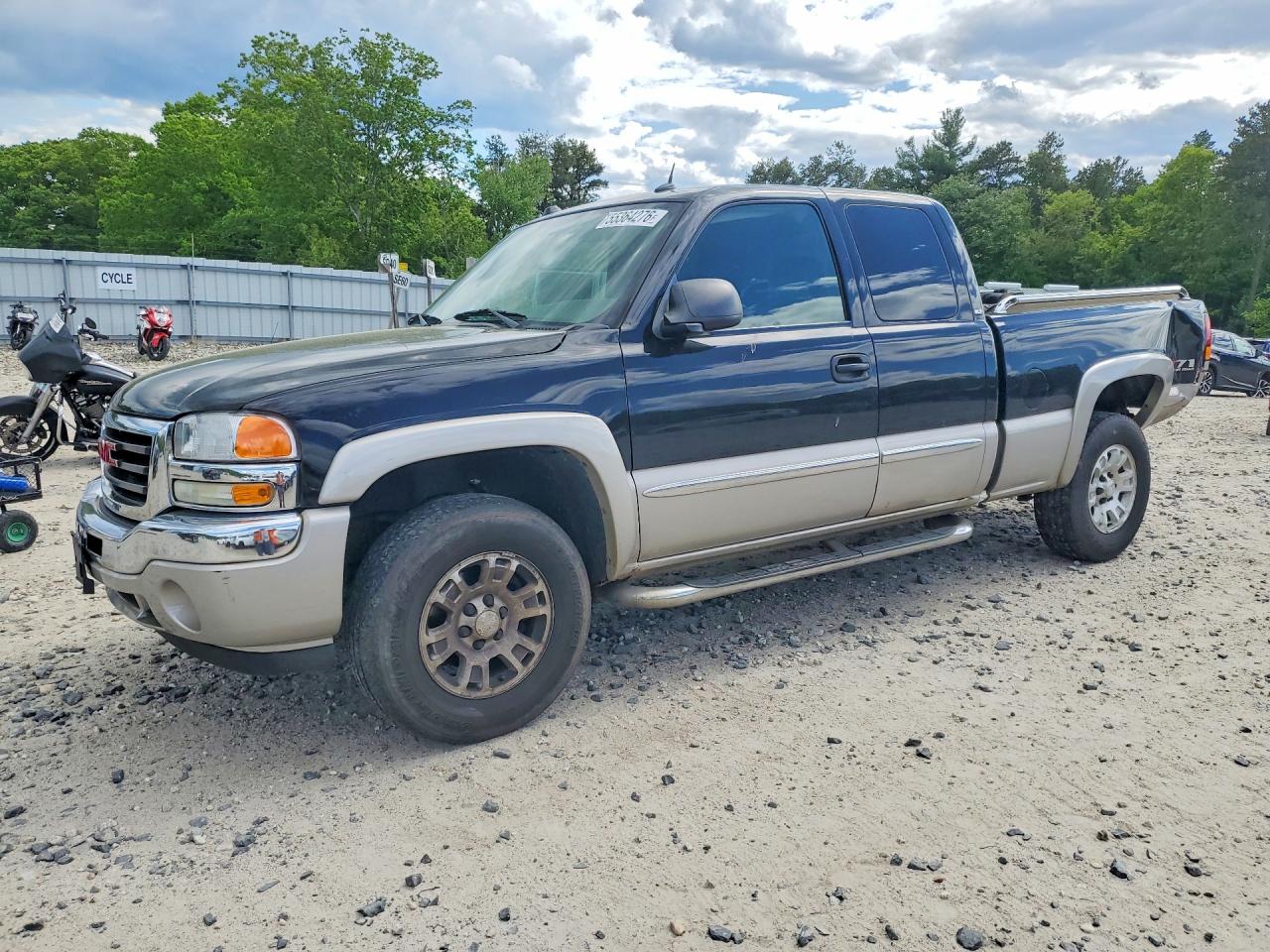 Salvage GMC Sierra Image