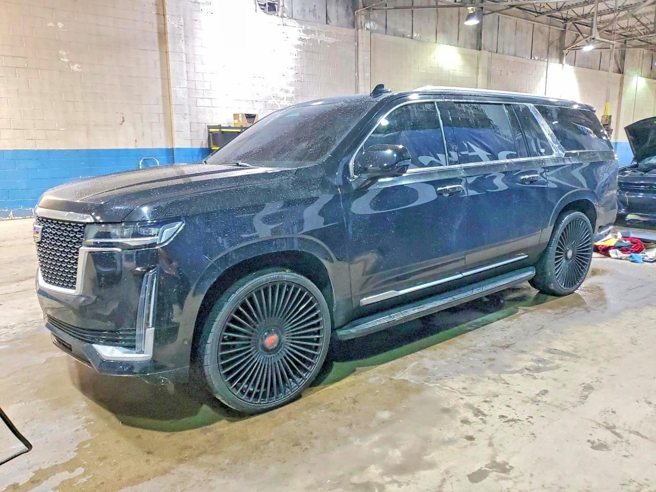 Salvage Cadillac Escalade Image