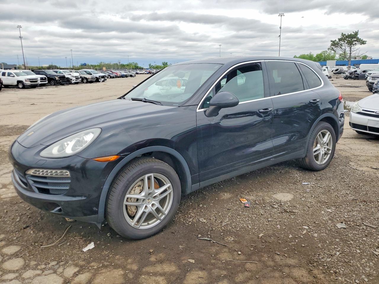 Salvage Porsche Cayenne Image