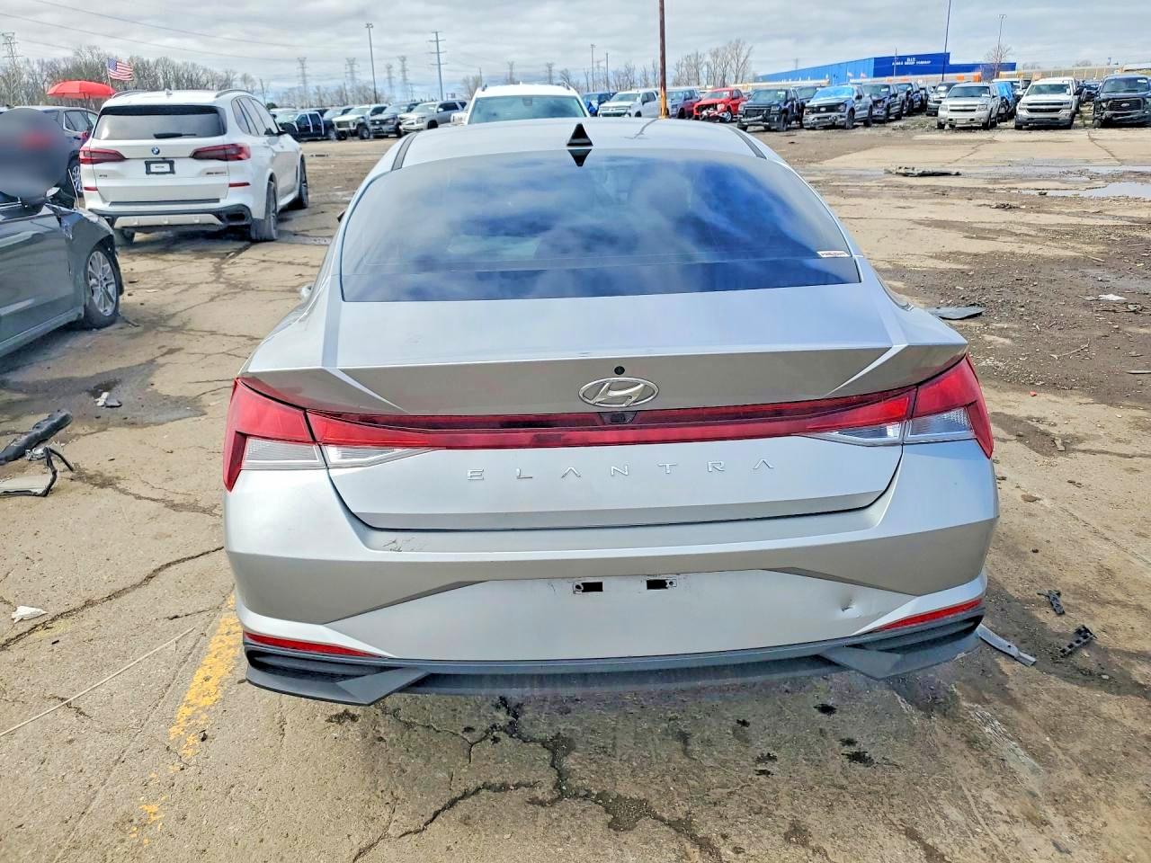 Hyundai ELANTRA Sel