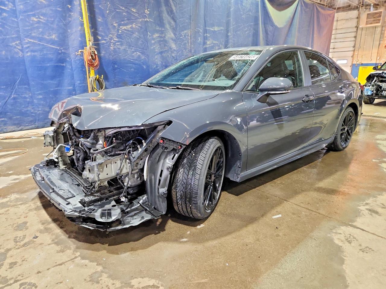 Salvage Toyota Camry Image