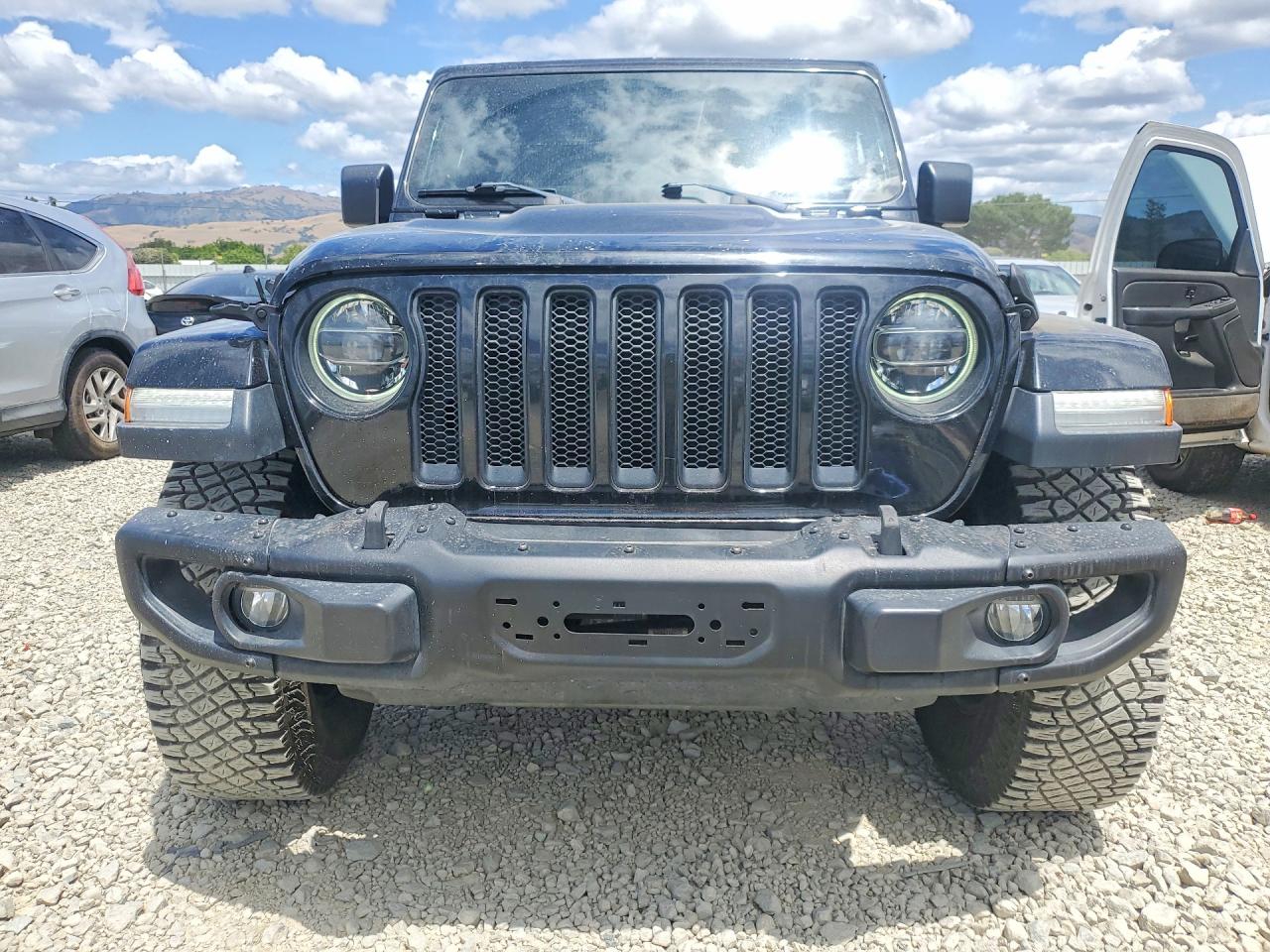 Jeep Wrangler Sahara