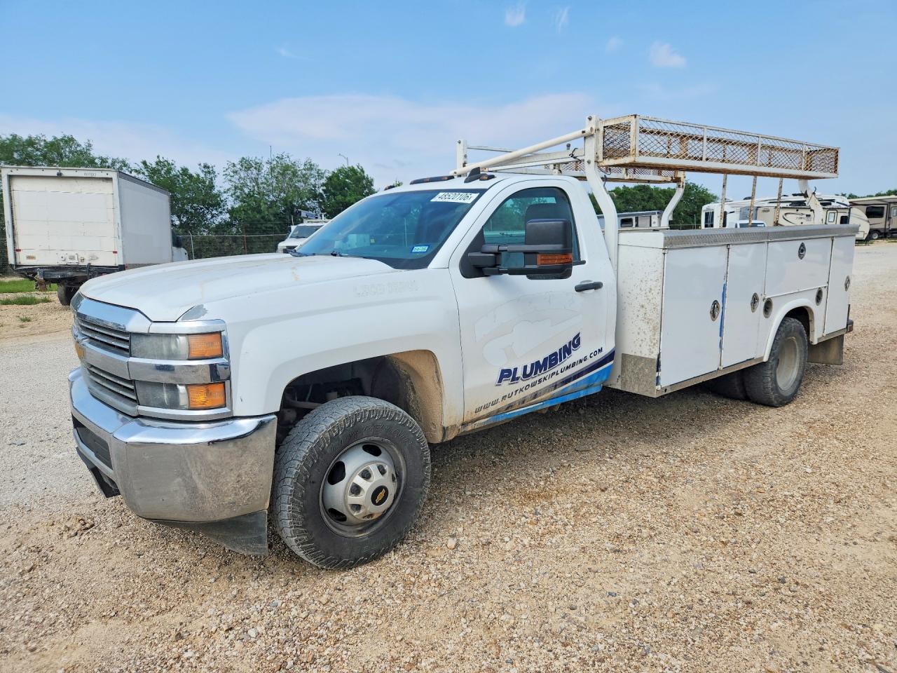 Salvage Chevrolet Silverado Image