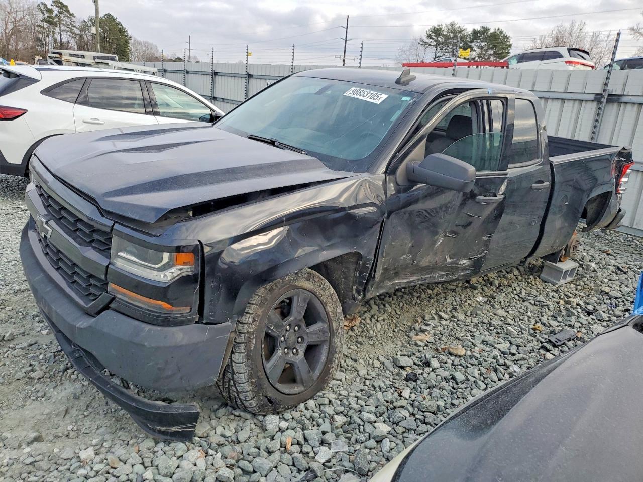 Salvage Chevrolet Silverado Image