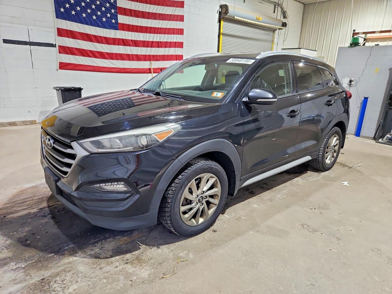 Salvage Hyundai TUCSON Image