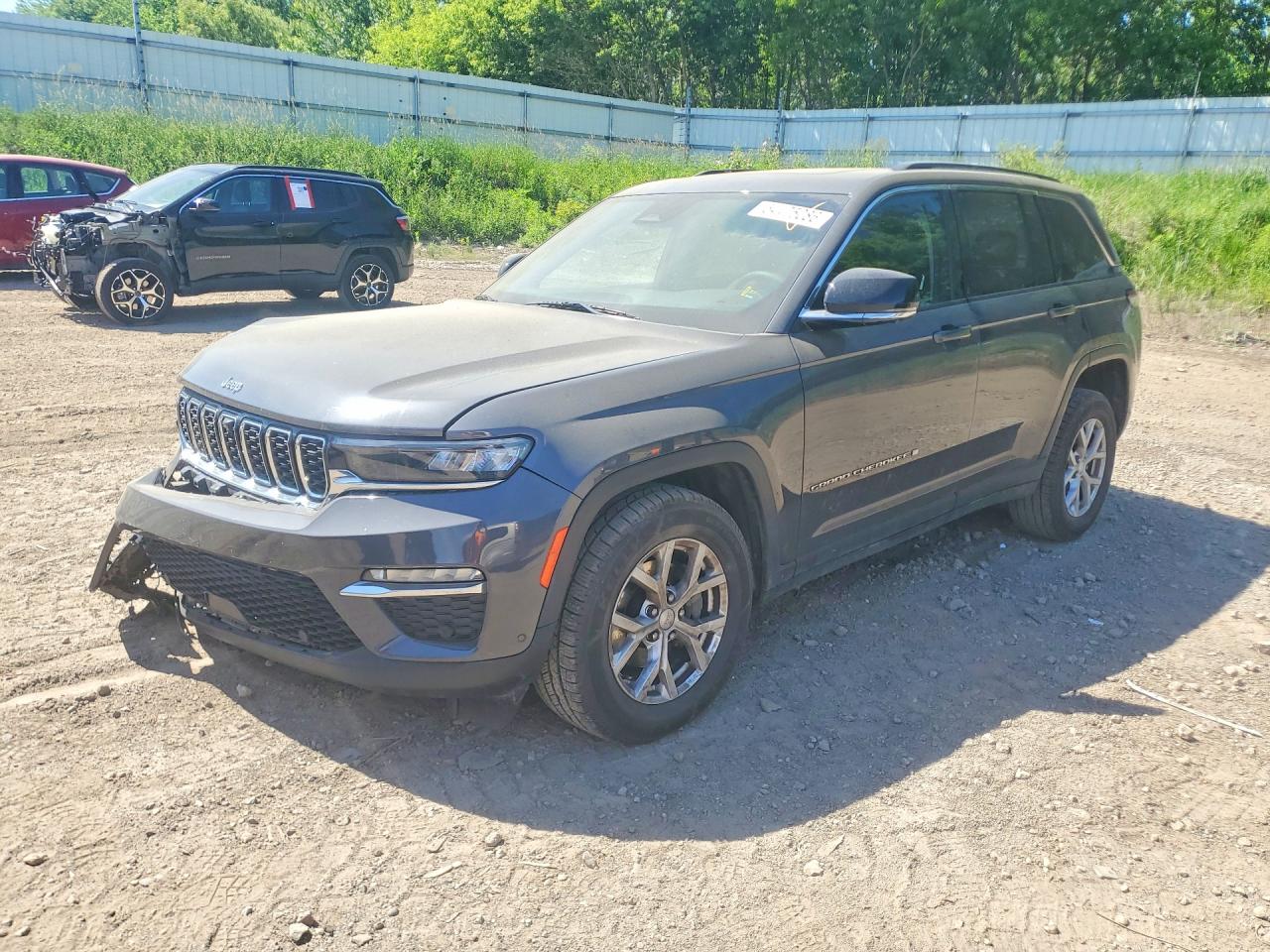 Salvage Jeep Cherokee Image