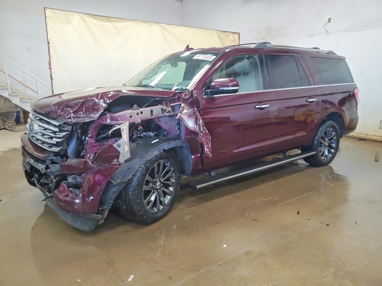 Salvage Ford Expedition Image
