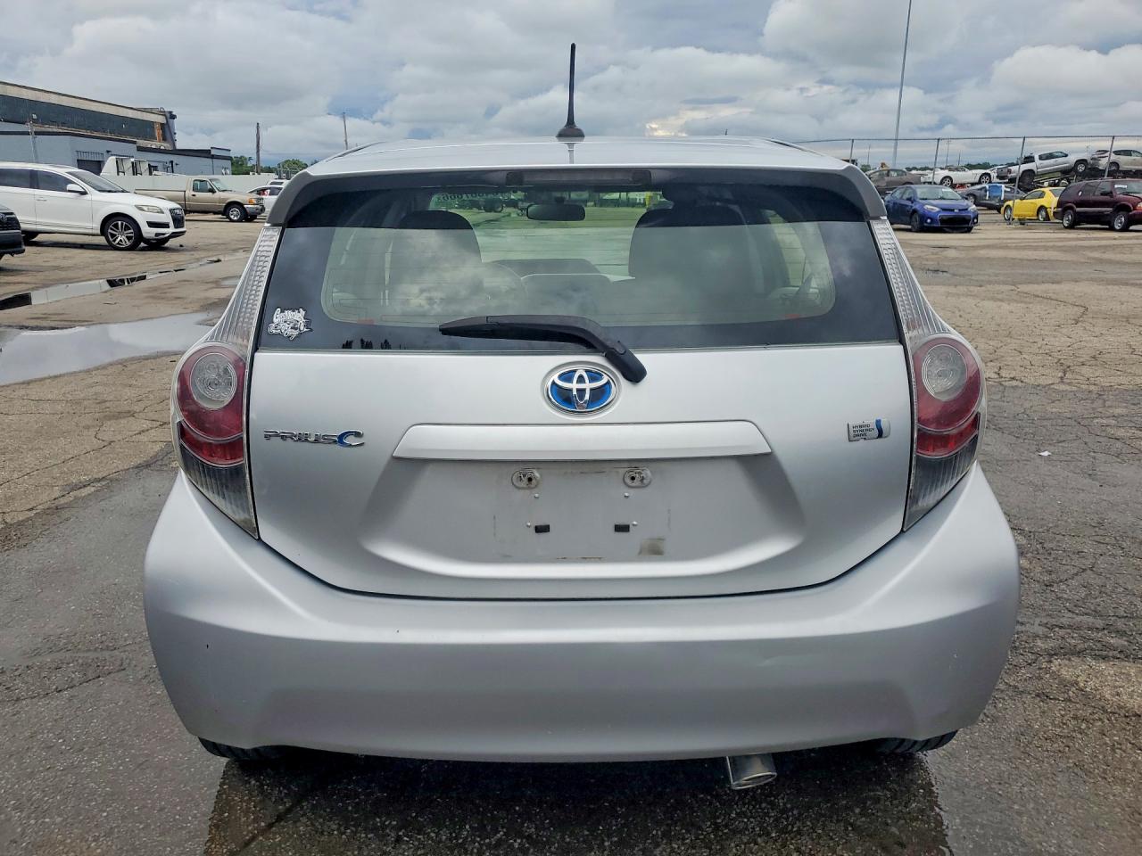 Toyota Prius c Three