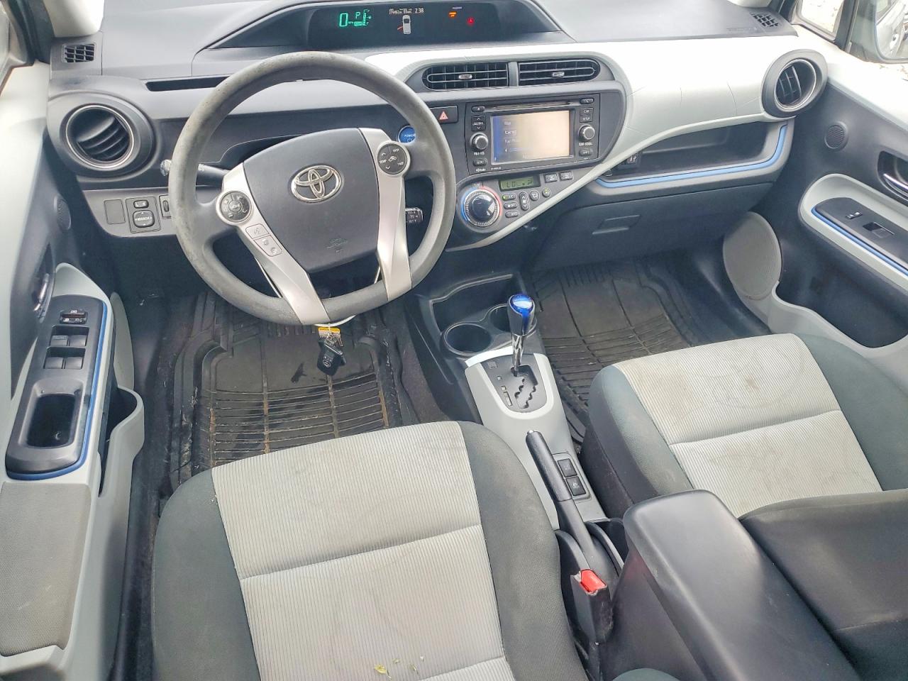 Toyota Prius c Three