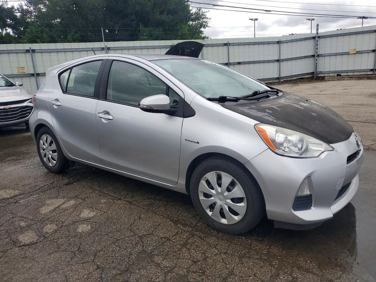 Toyota Prius c Three