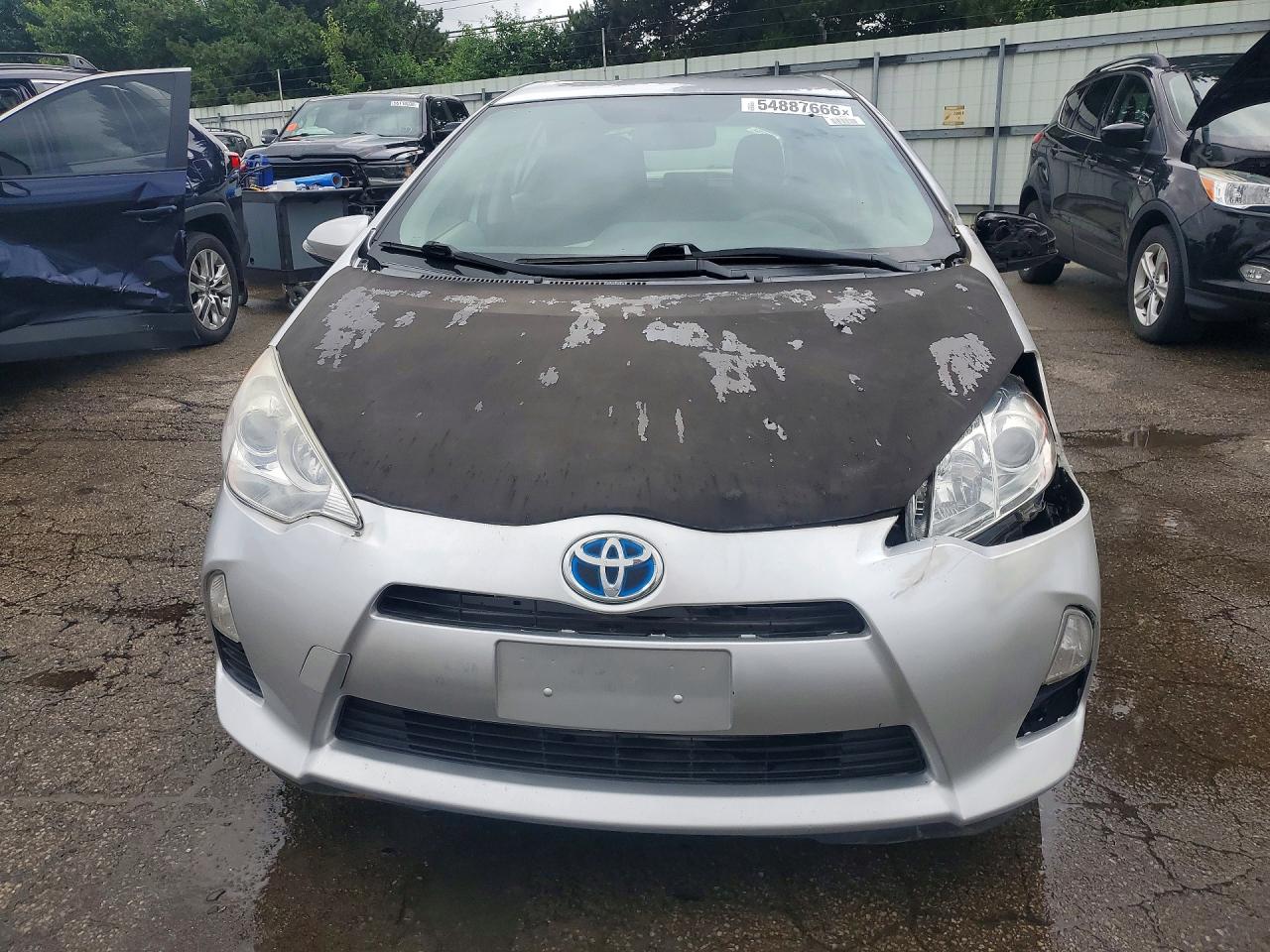 Toyota Prius c Three