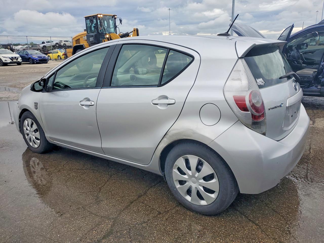 Toyota Prius c Three