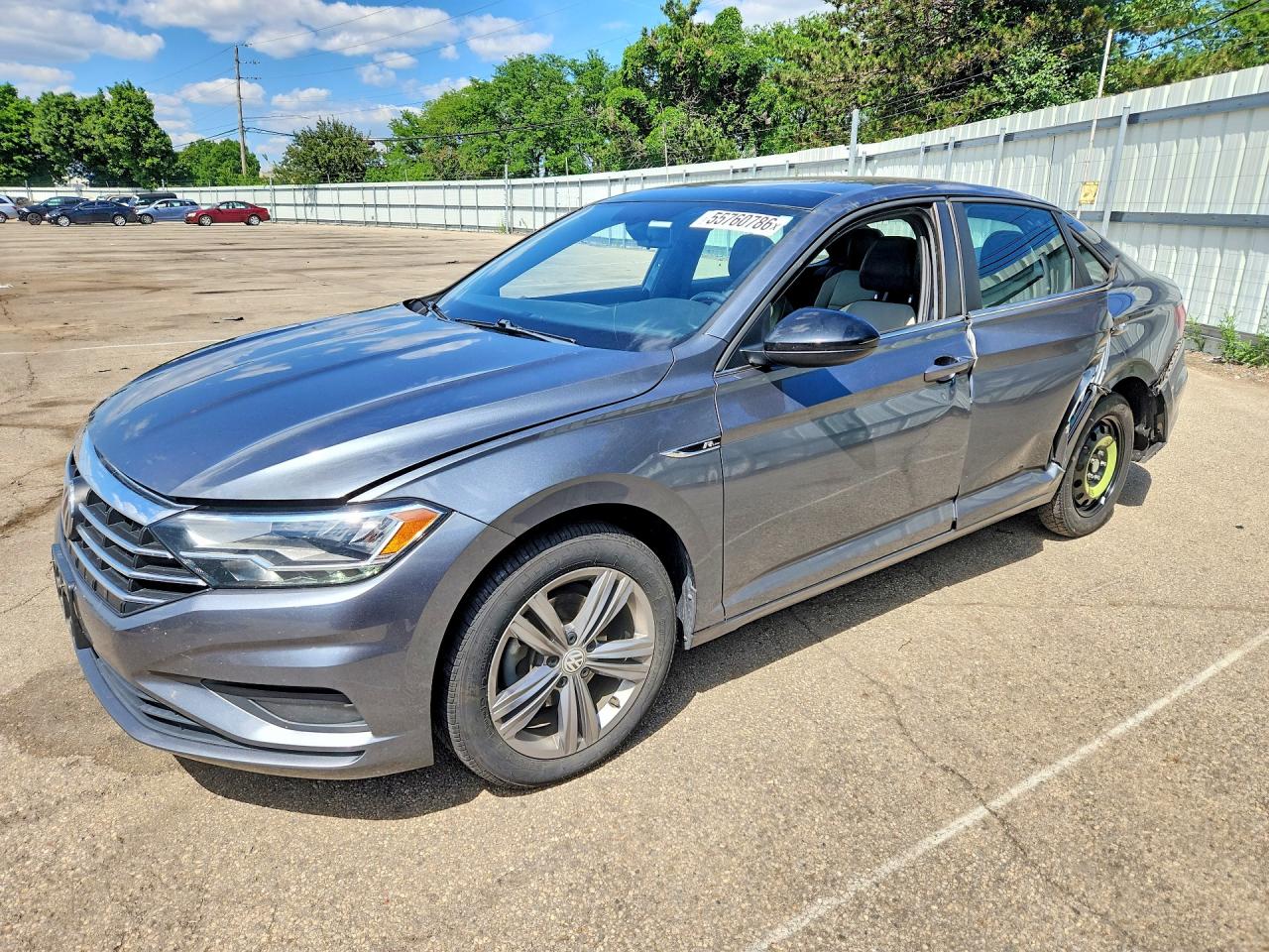 Salvage Volkswagen Jetta Image