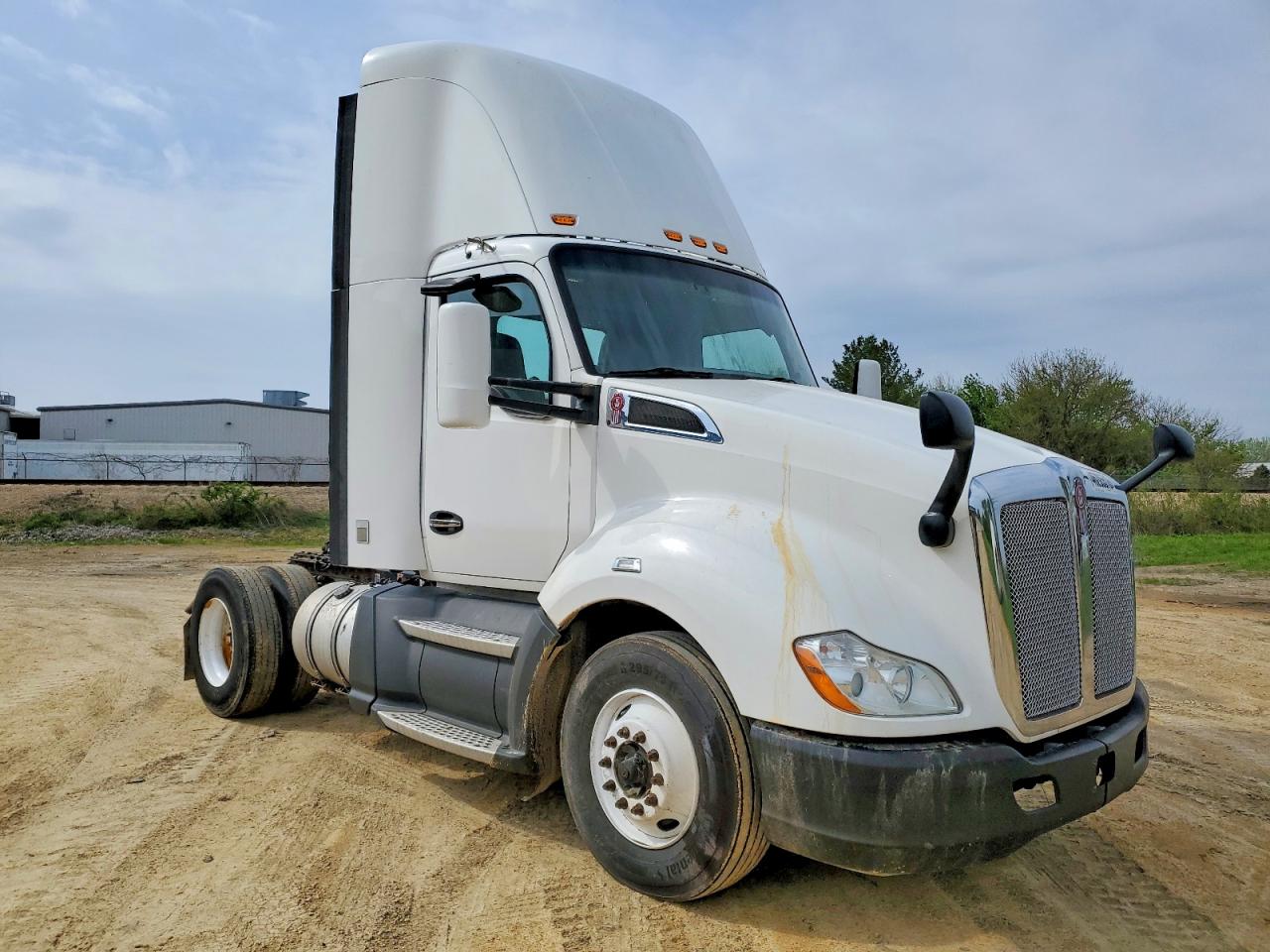Salvage Kenworth T680 Image