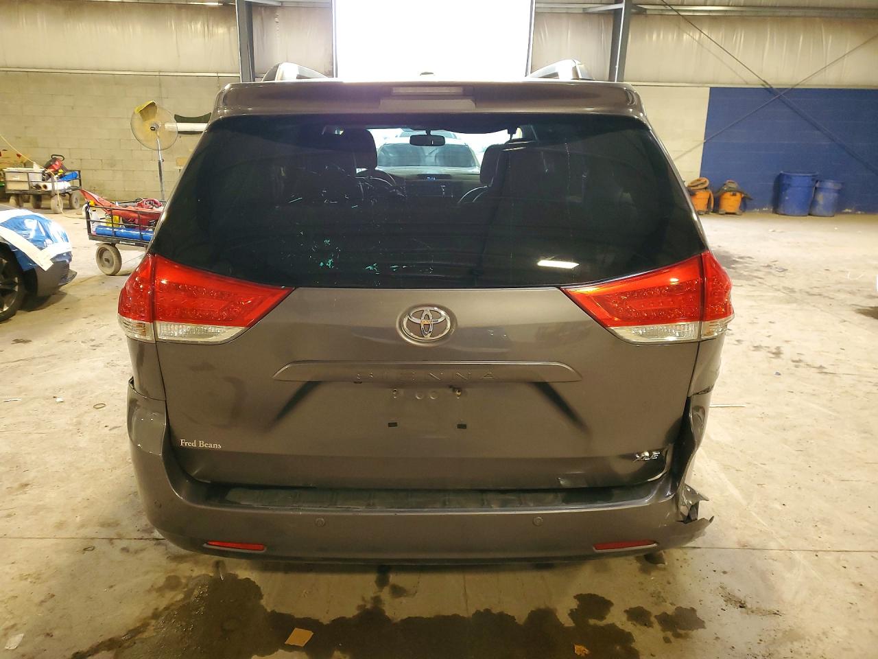 Toyota Sienna Xle 8-passenger