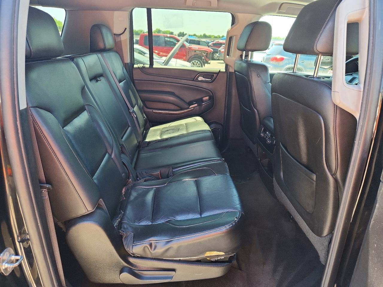 Chevrolet Suburban C1500 Lt