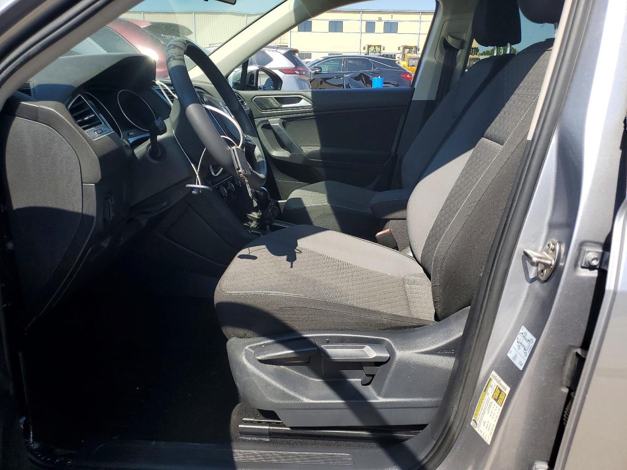 Volkswagen Tiguan S