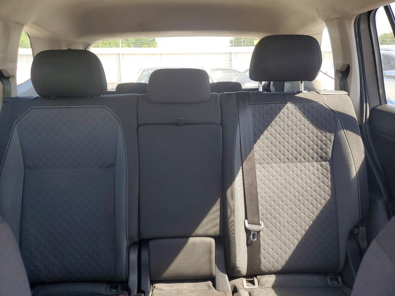 Volkswagen Tiguan S