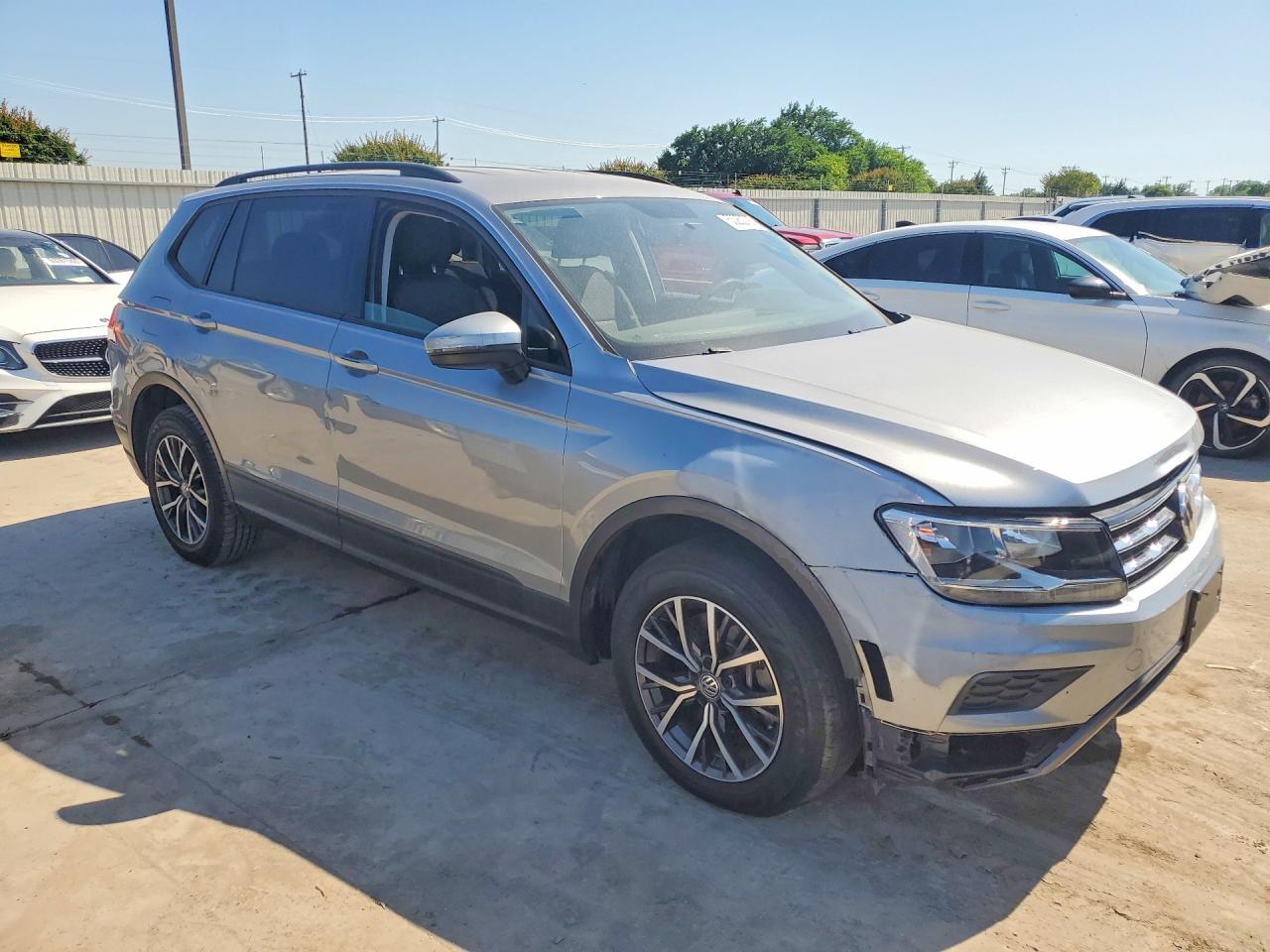 Volkswagen Tiguan S