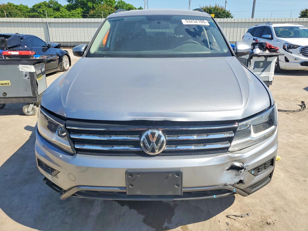 Volkswagen Tiguan S