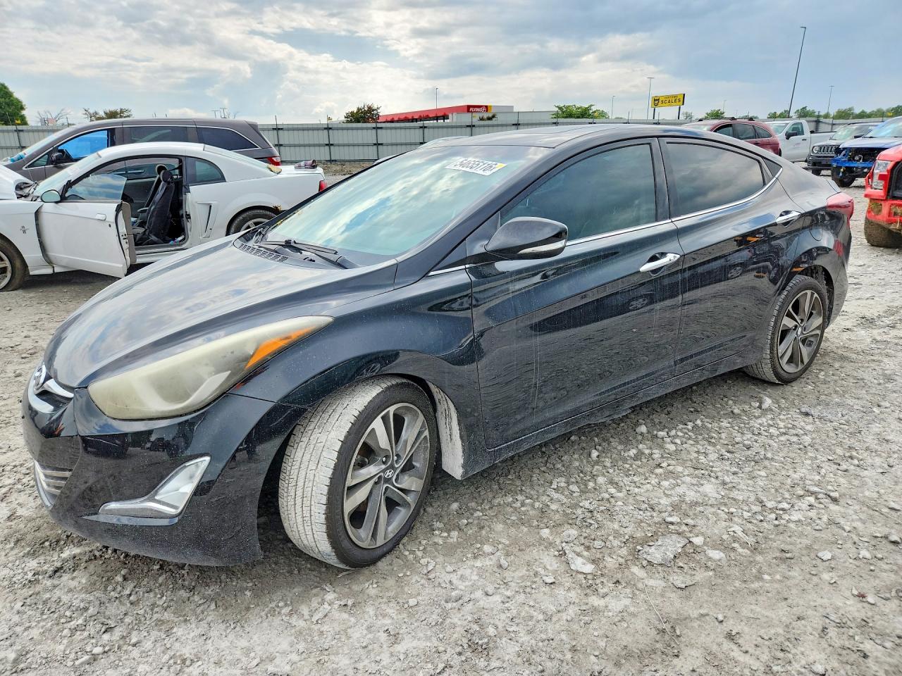Salvage Hyundai ELANTRA Image
