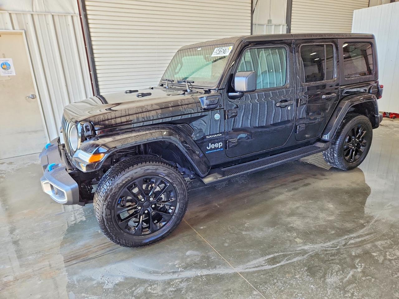 Salvage Jeep Wrangler Image