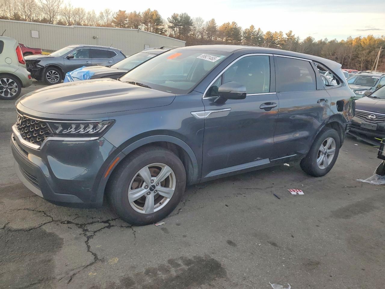 Salvage Kia Sorento Image