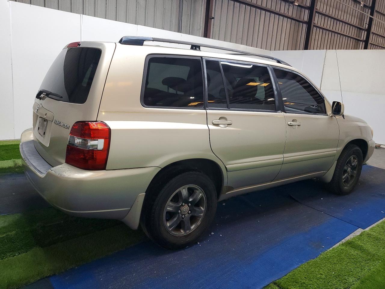 Toyota Highlander Base