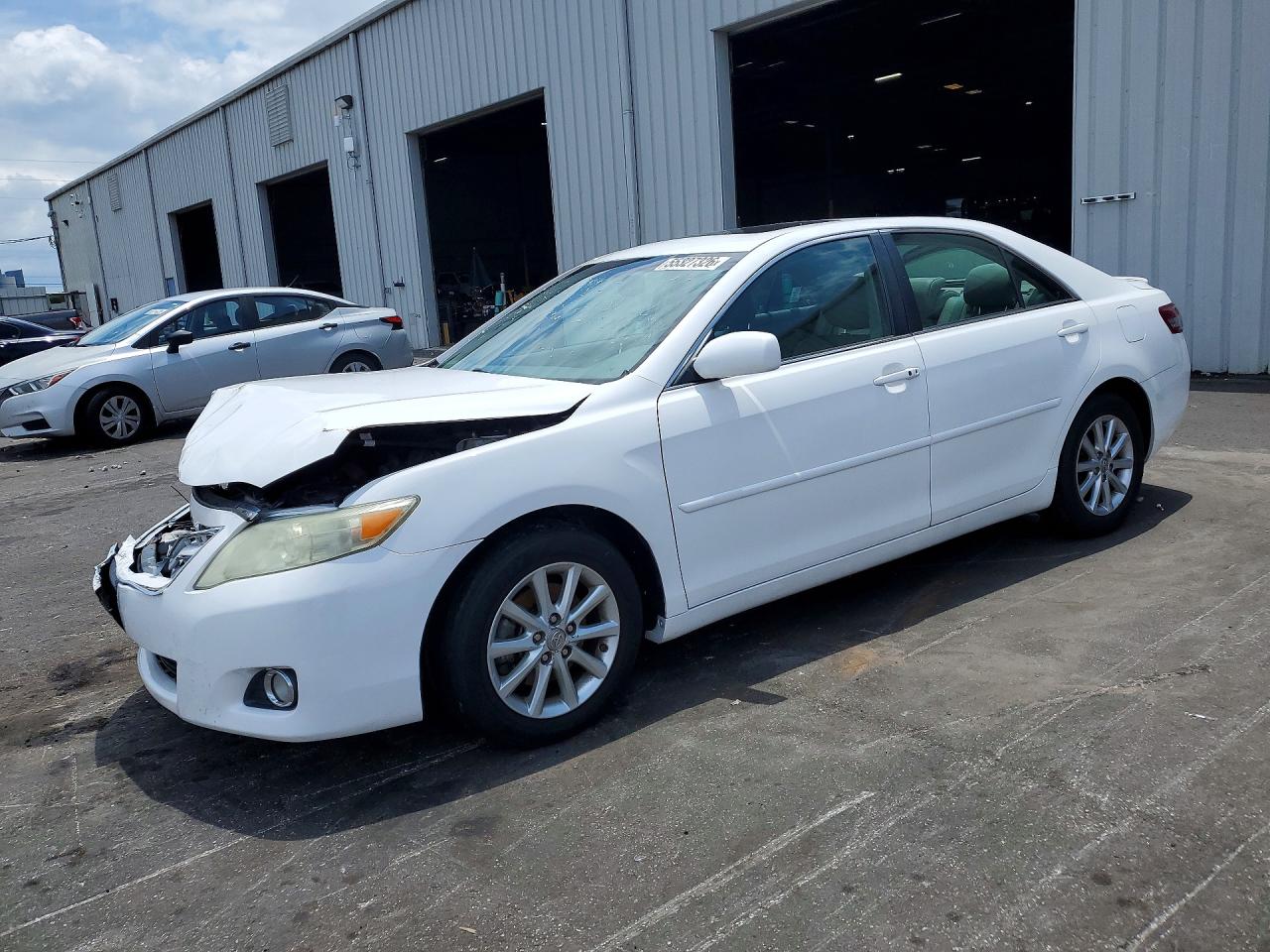 Salvage Toyota Camry Image