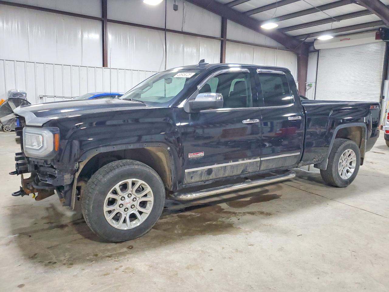 Salvage GMC Sierra Image