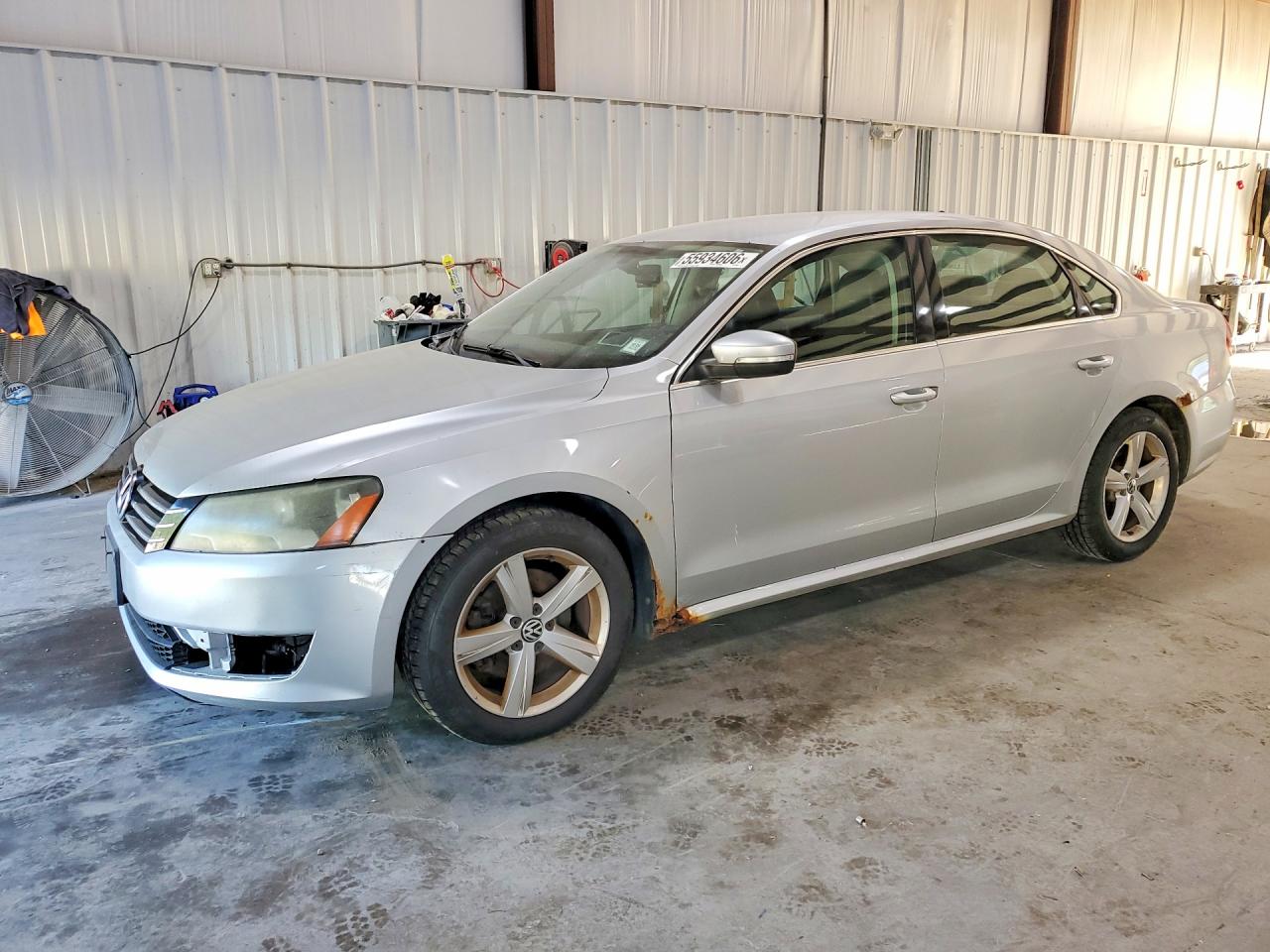 Salvage Volkswagen Passat Image