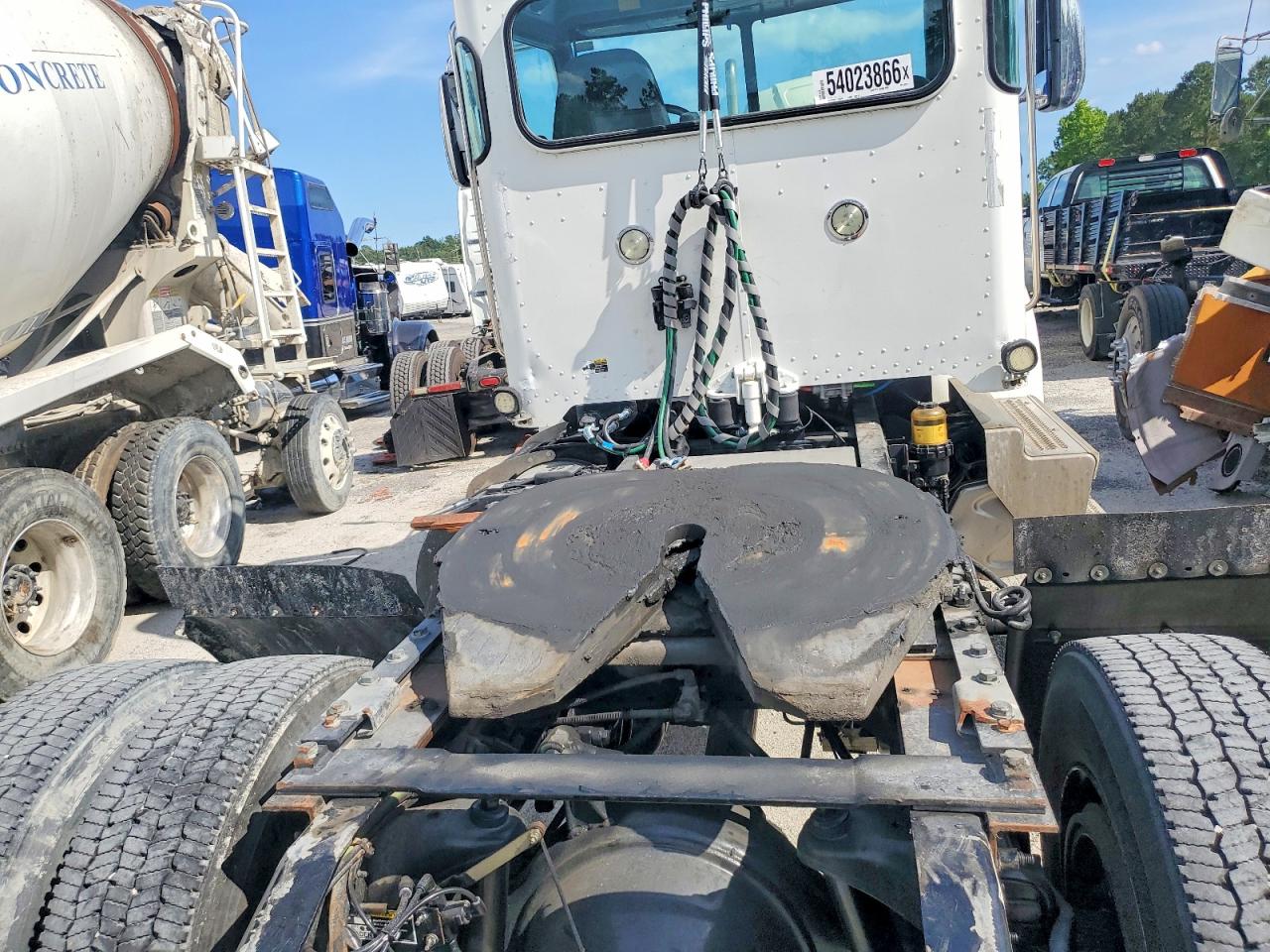 Peterbilt 348