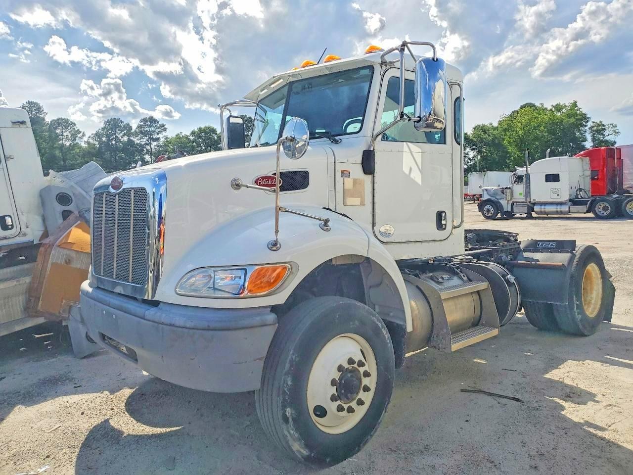 Peterbilt 348