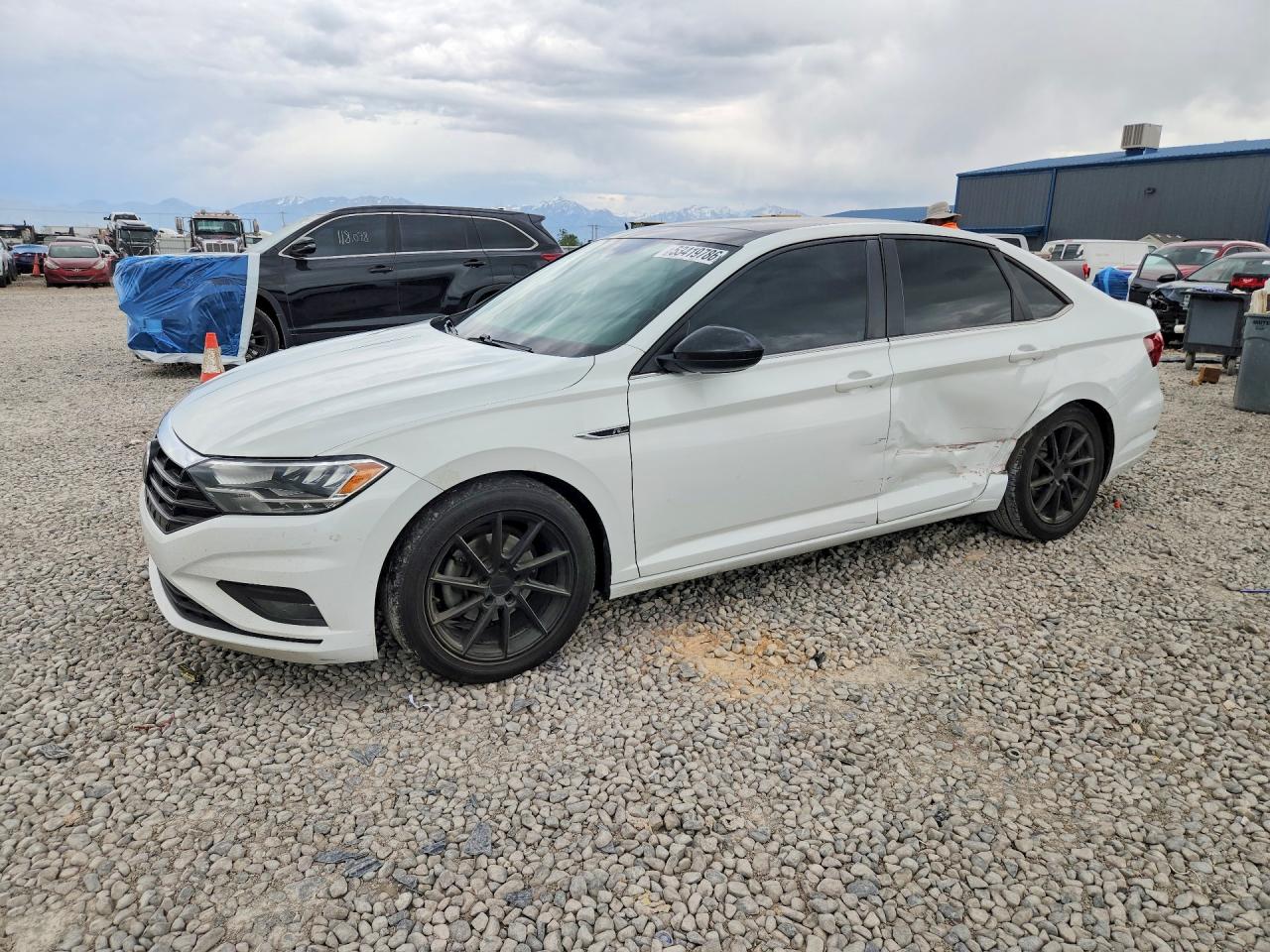 Salvage Volkswagen Jetta Image