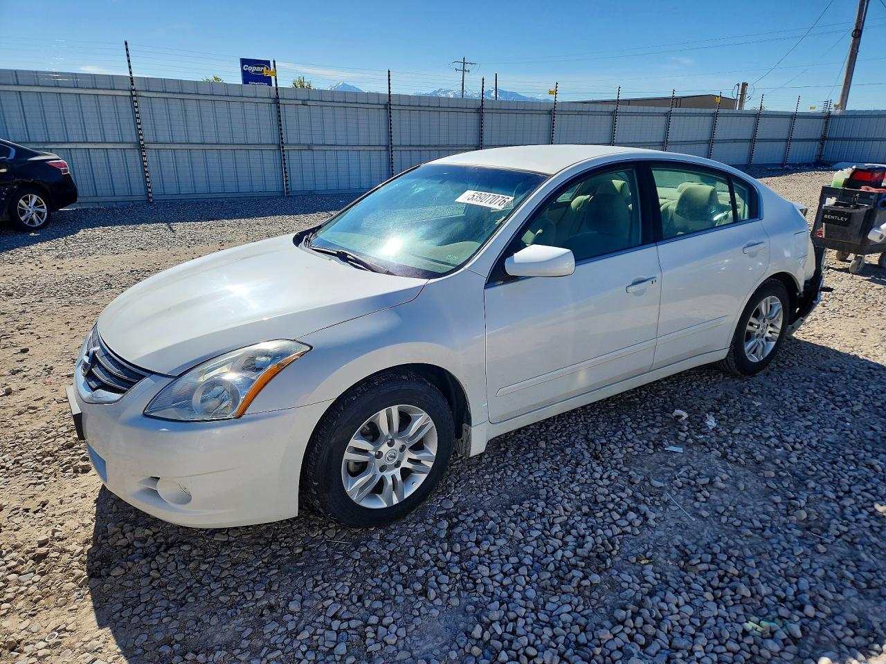Salvage Nissan Altima Image
