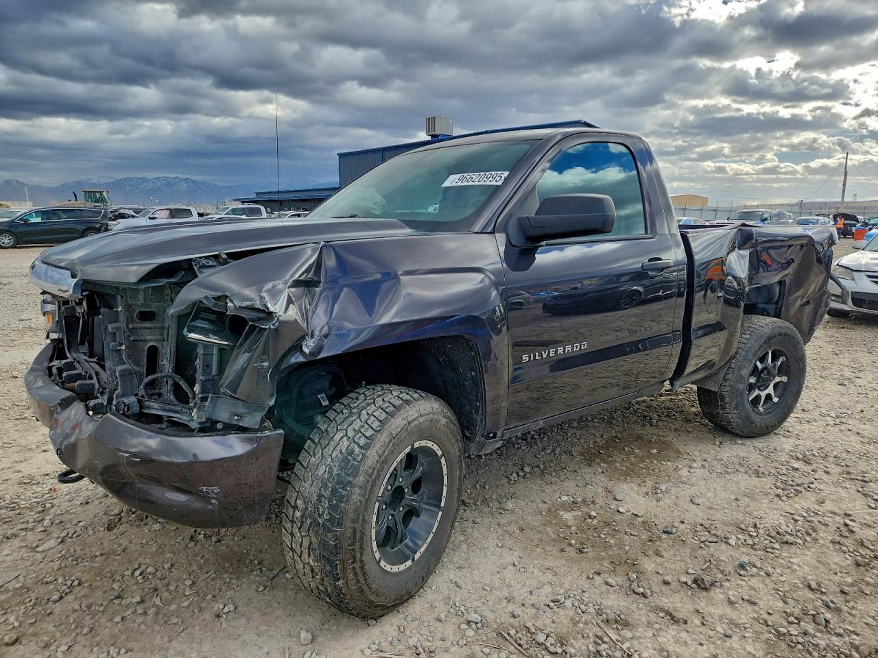 Salvage Chevrolet Silverado Image