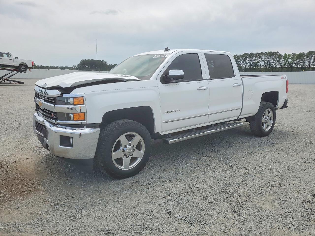 Salvage Chevrolet Silverado Image