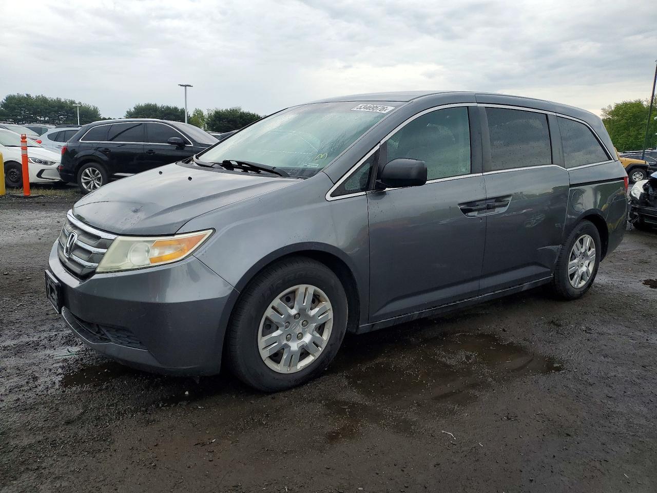Salvage Honda Odyssey Image