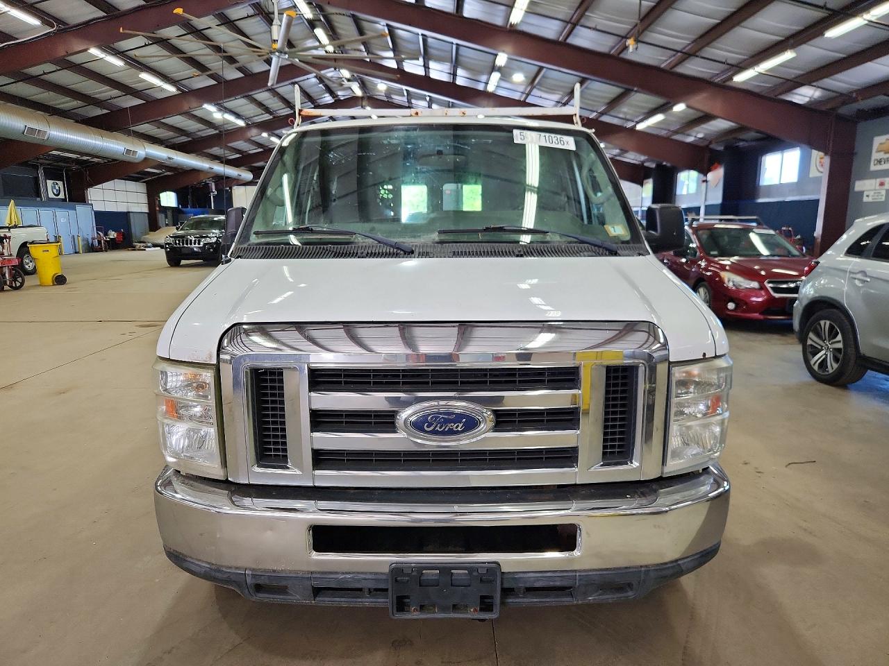 Ford Econoline E250 Van