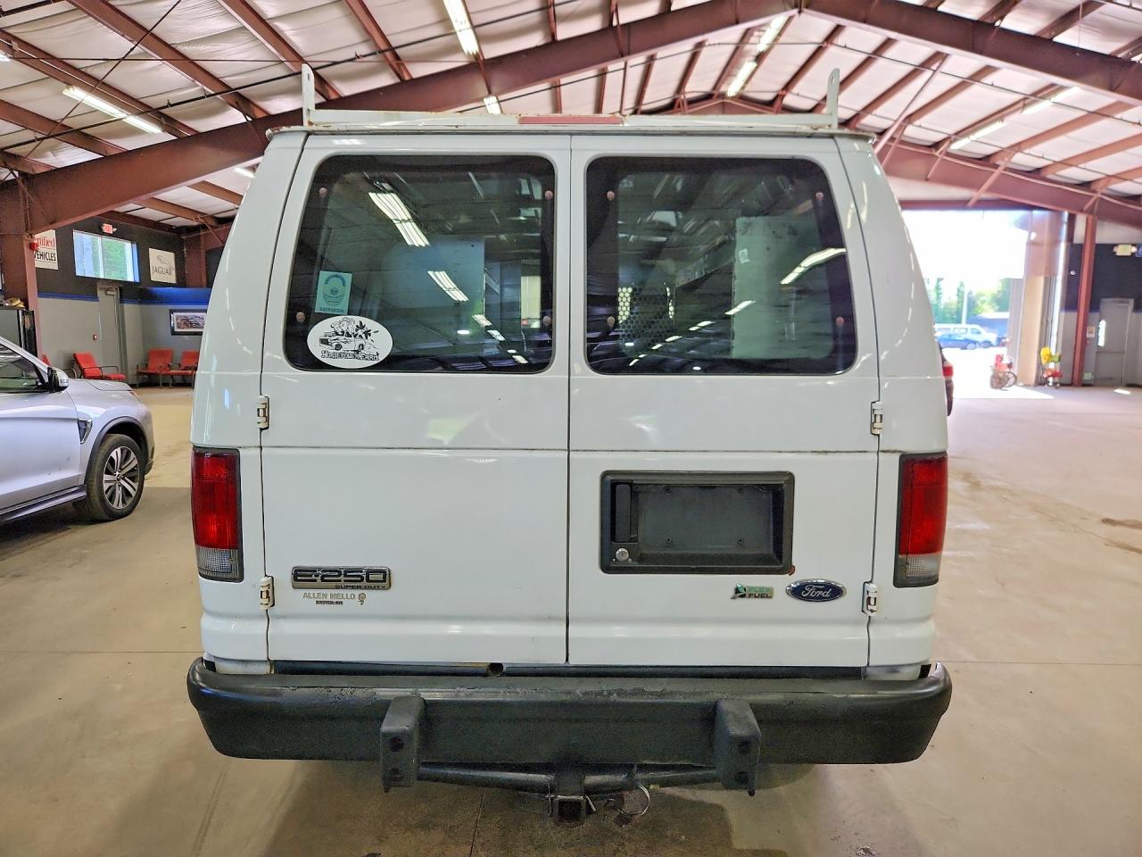 Ford Econoline E250 Van