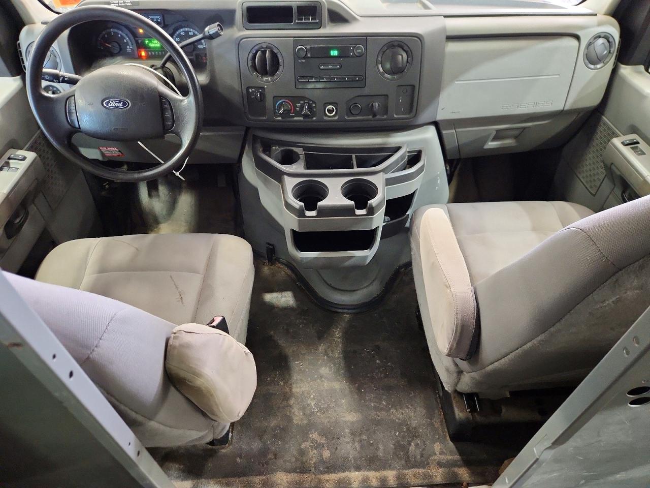 Ford Econoline E250 Van