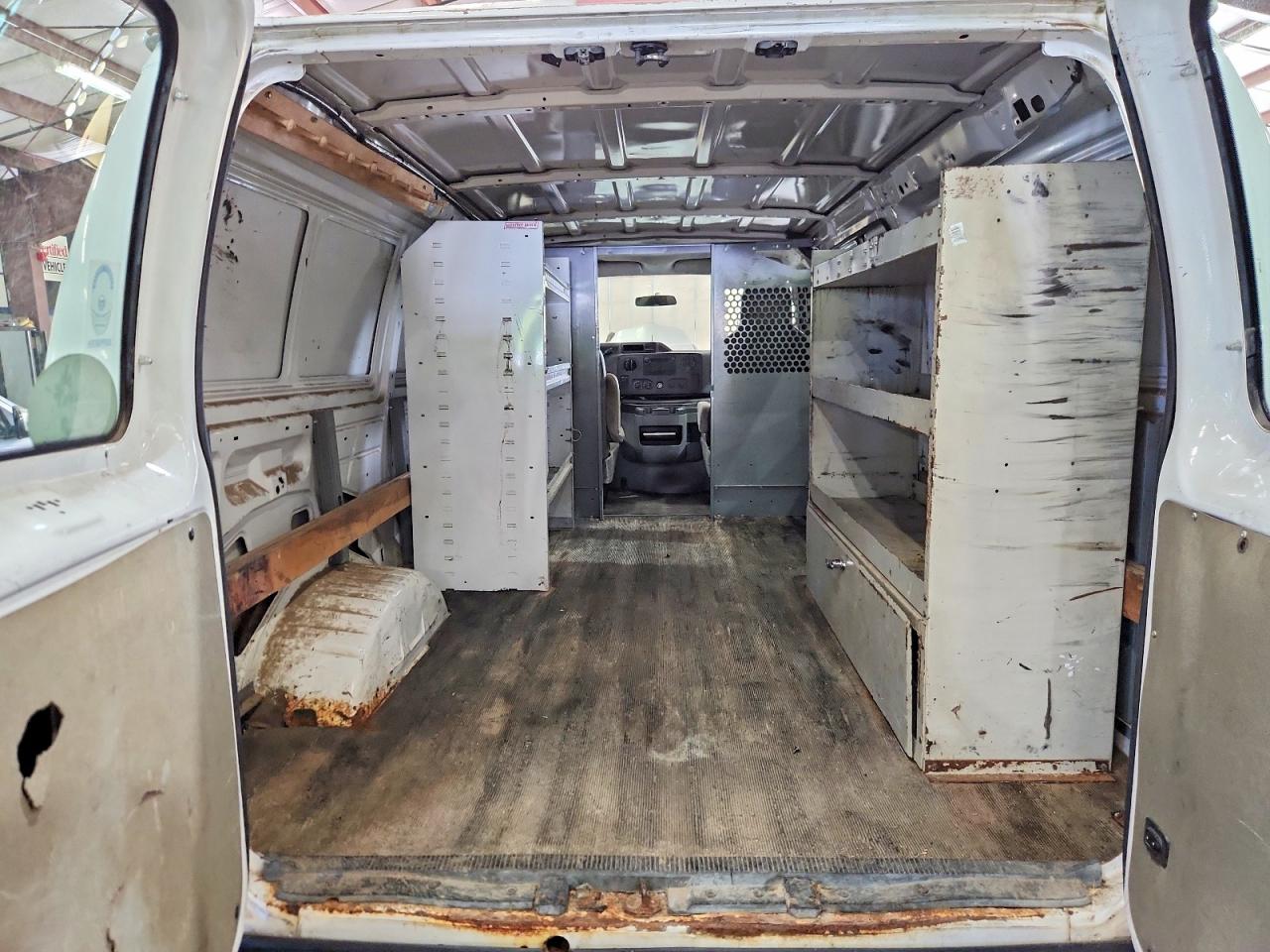 Ford Econoline E250 Van