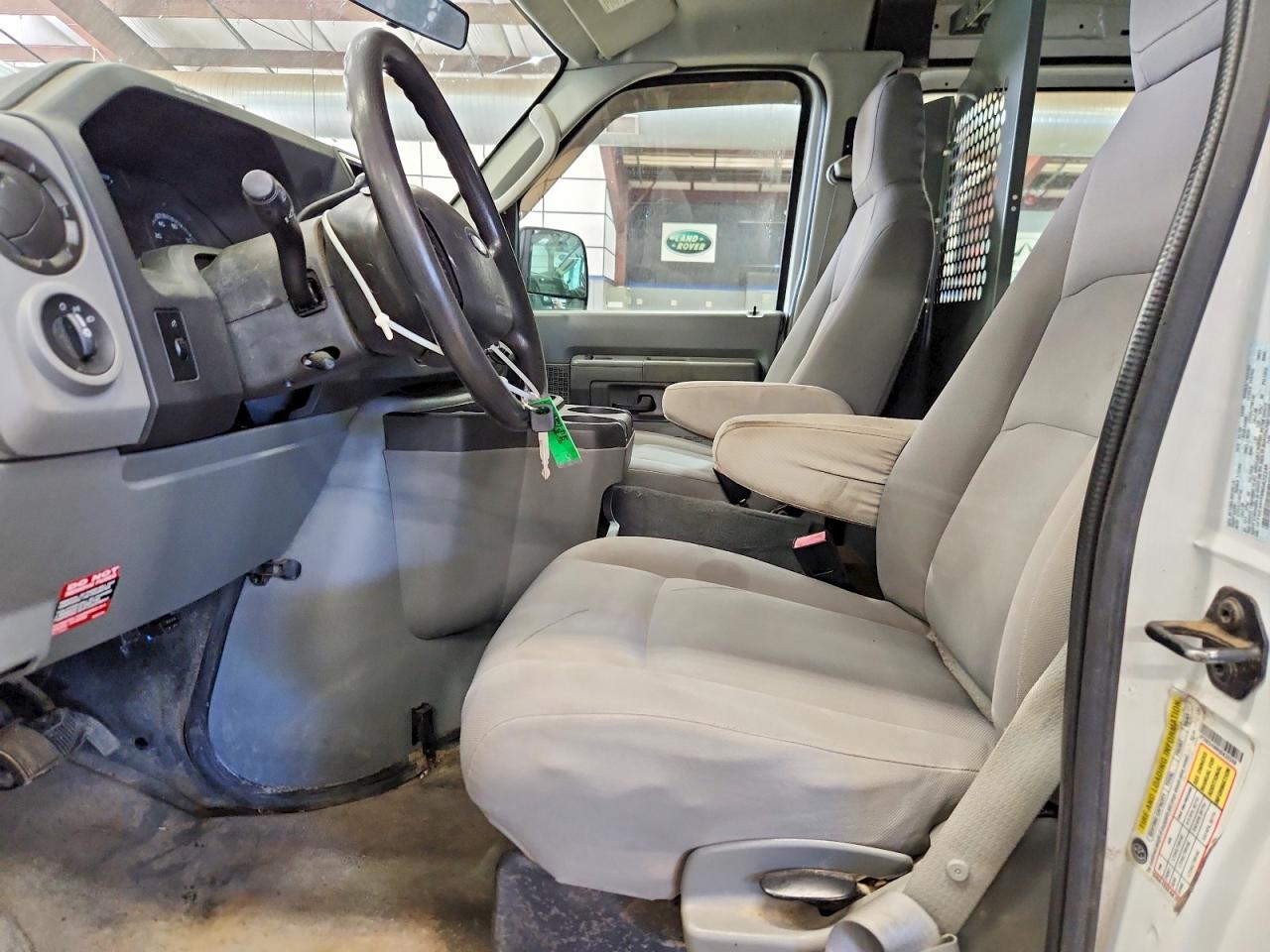 Ford Econoline E250 Van