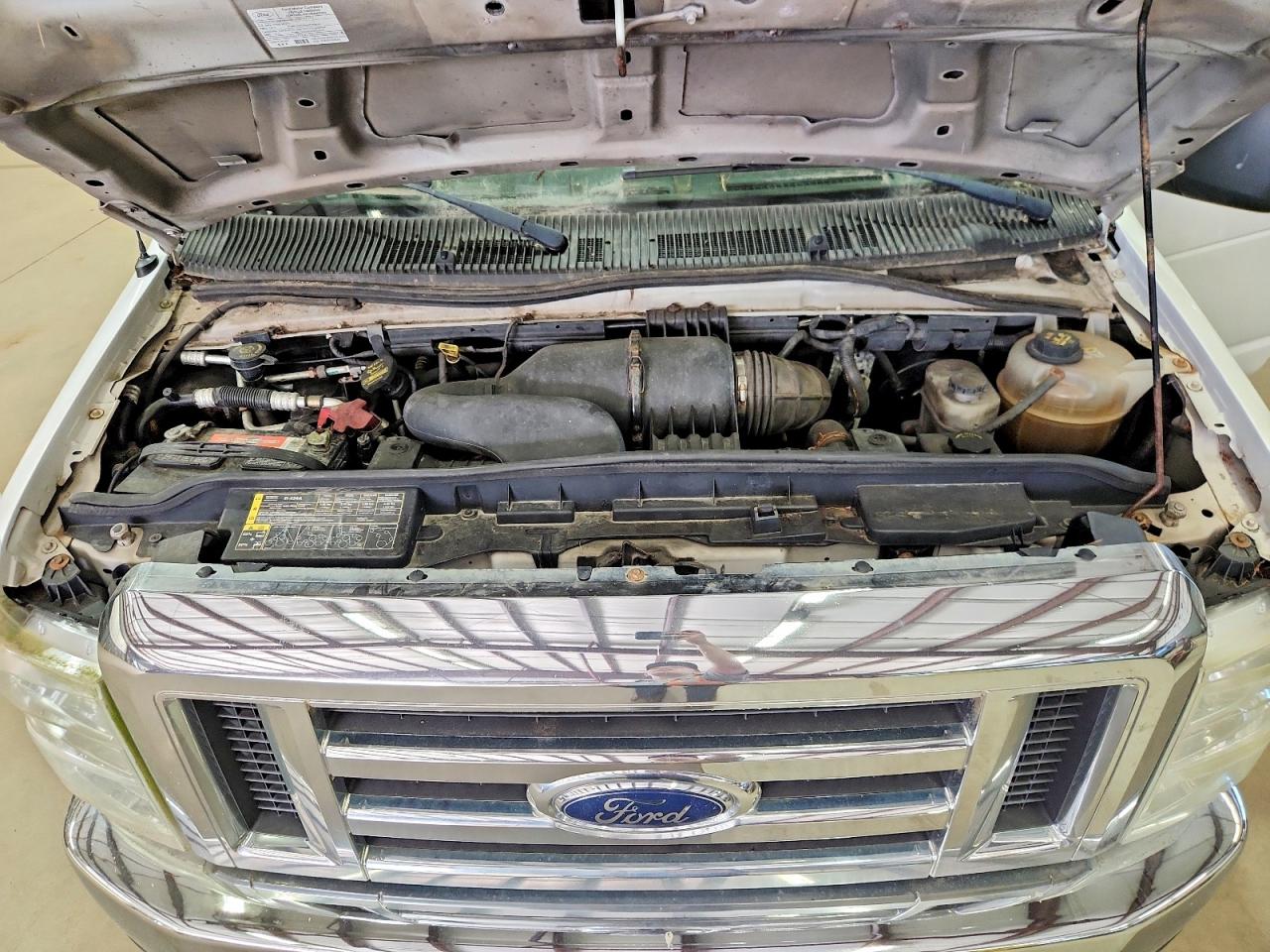 Ford Econoline E250 Van