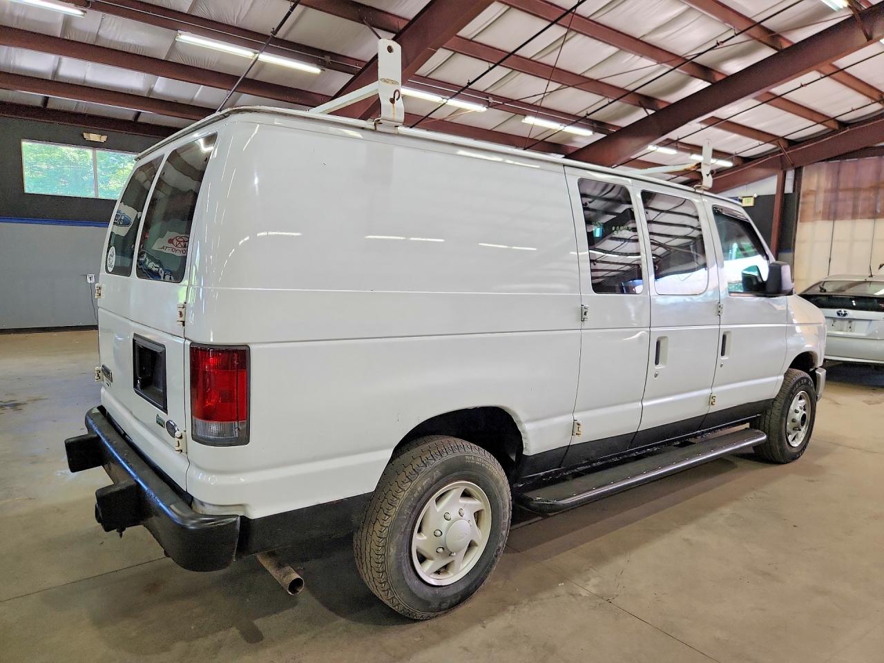 Ford Econoline E250 Van