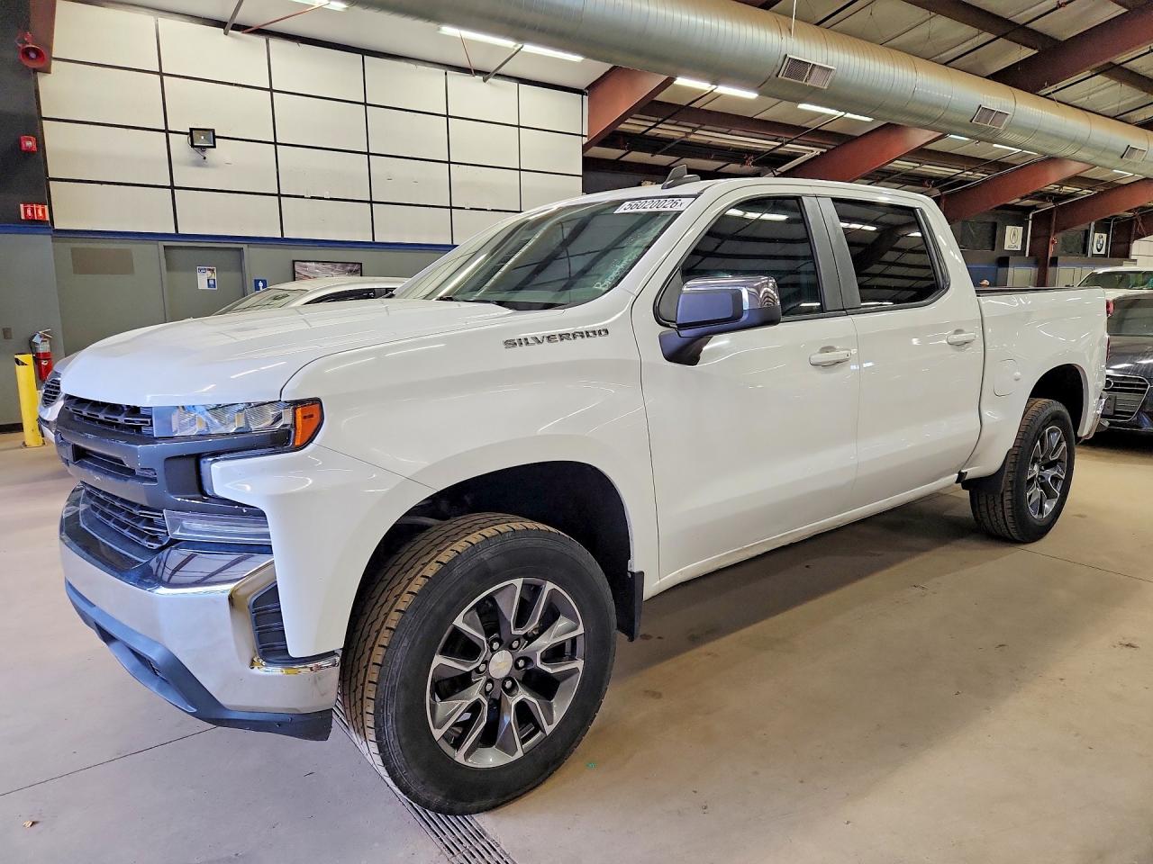 Salvage Chevrolet Silverado Image