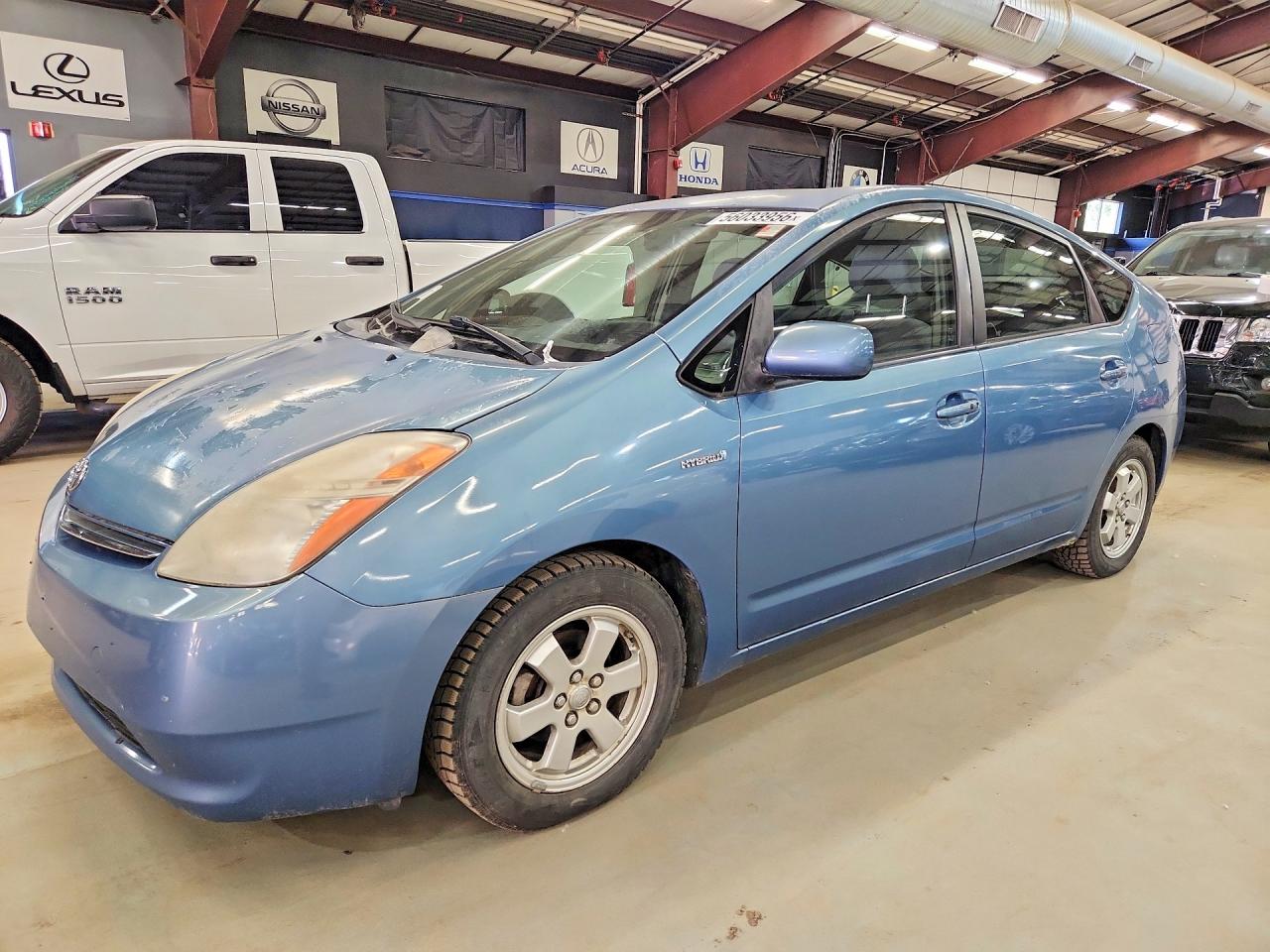 Salvage Toyota Prius Image