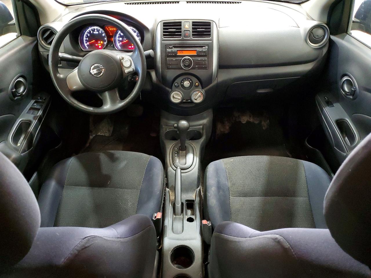Nissan Versa 1.6 S