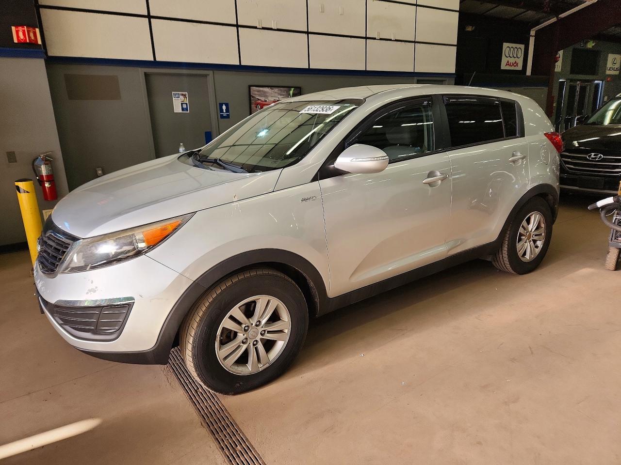 Salvage Kia Sportage Image